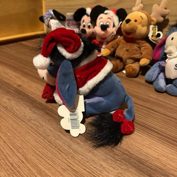 NWT 7 Disney 8” Christmas Mickey, Minnie, Pooh, Eeyore Plush Vintage 1990’s Lot - Picture 10 of 15